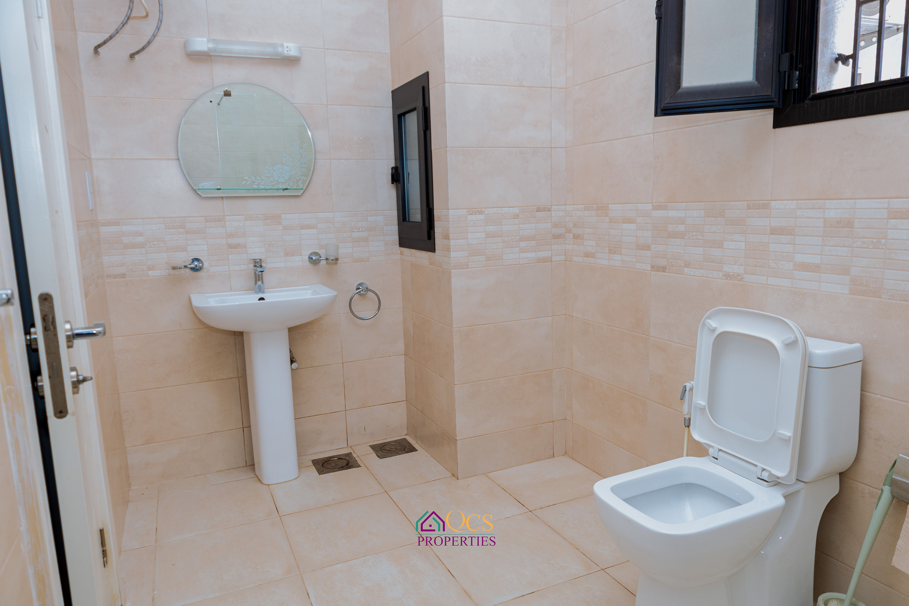 3-BEDROOMS FULLY FURNISHED MODERN APARTMENT FOR RENT – SPUR LOOP photo 2