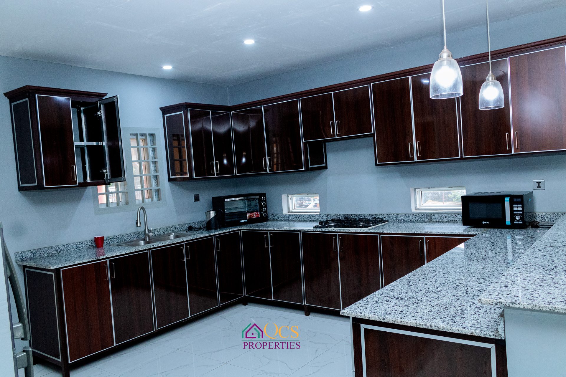 3-BEDROOMS FURNISHED APARTMENTS  FOR  RENT – SUSSEX, PENINSULA photo 3